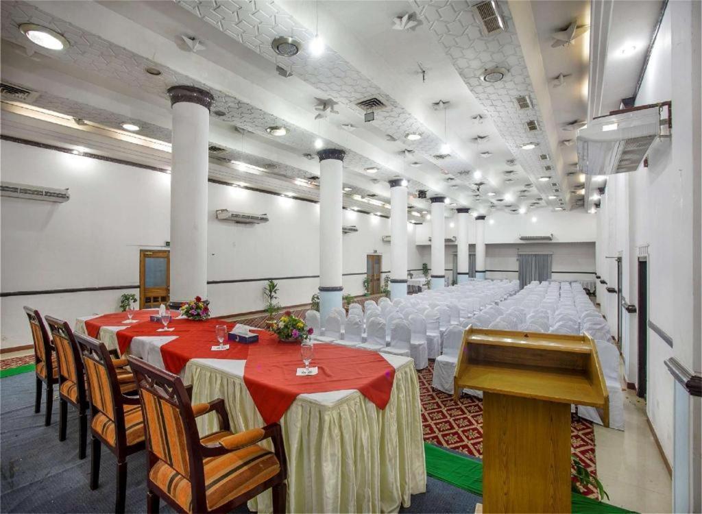 Hotel Agrabad จิตตะกอง ภายนอก รูปภาพ